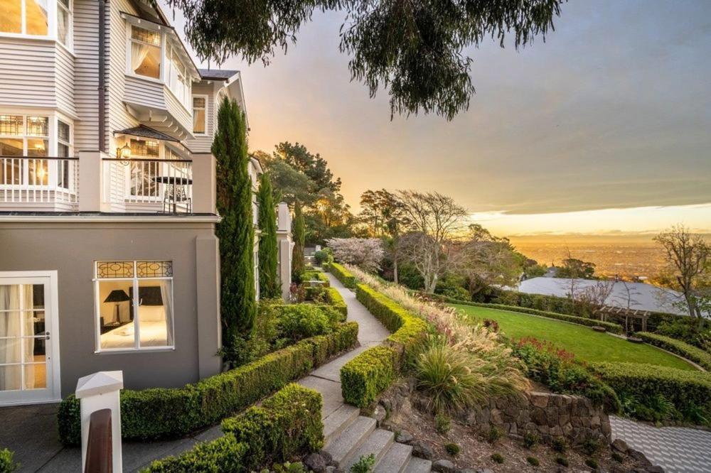 Hackthorne Gardens Luxury Accommodation Christchurch Exterior photo